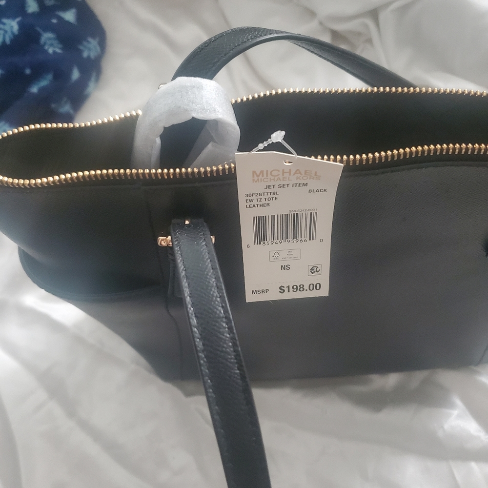 I don't wear purses
